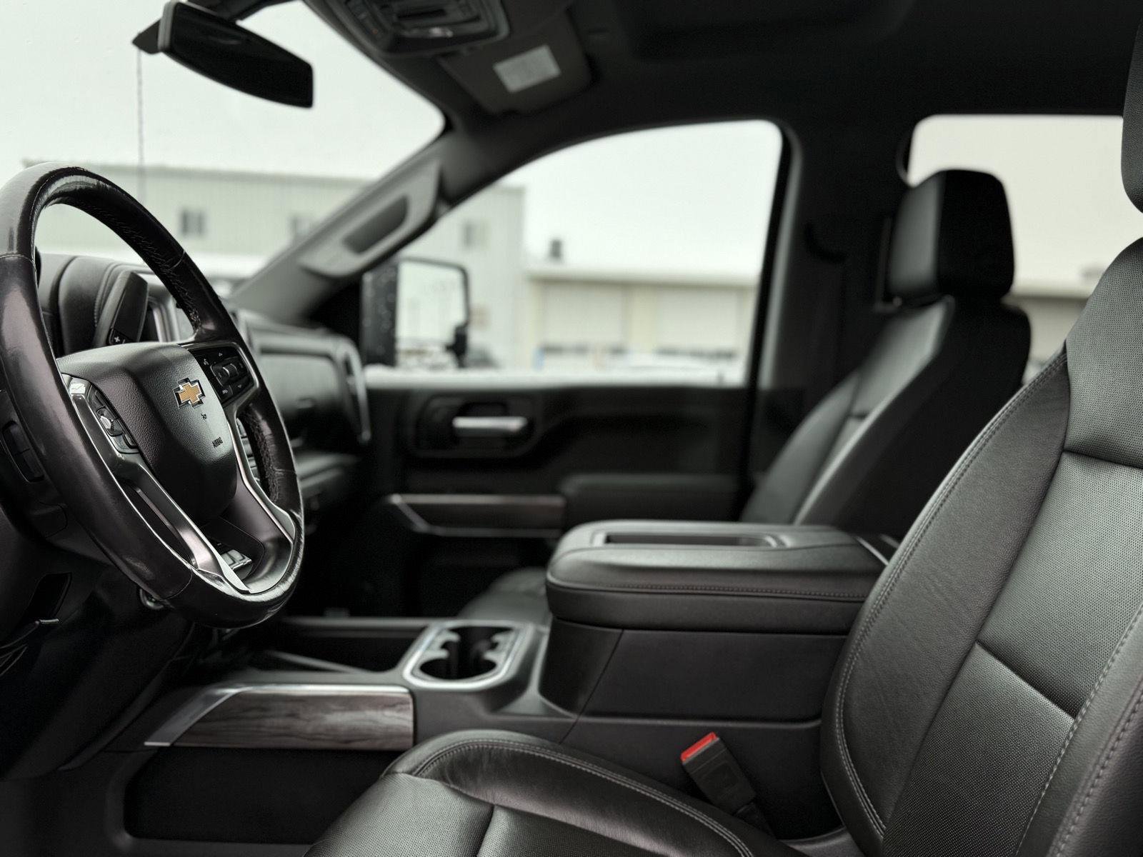 Used 2020 Chevrolet Silverado 2500 LTZ AWD/4WD image 12