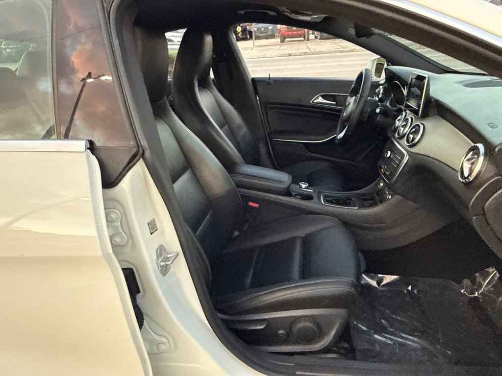 Used 2016 Mercedes-Benz CLA 250 image 30