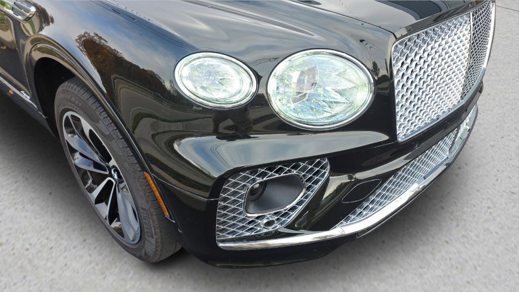 Used 2023 Bentley Bentayga image 13