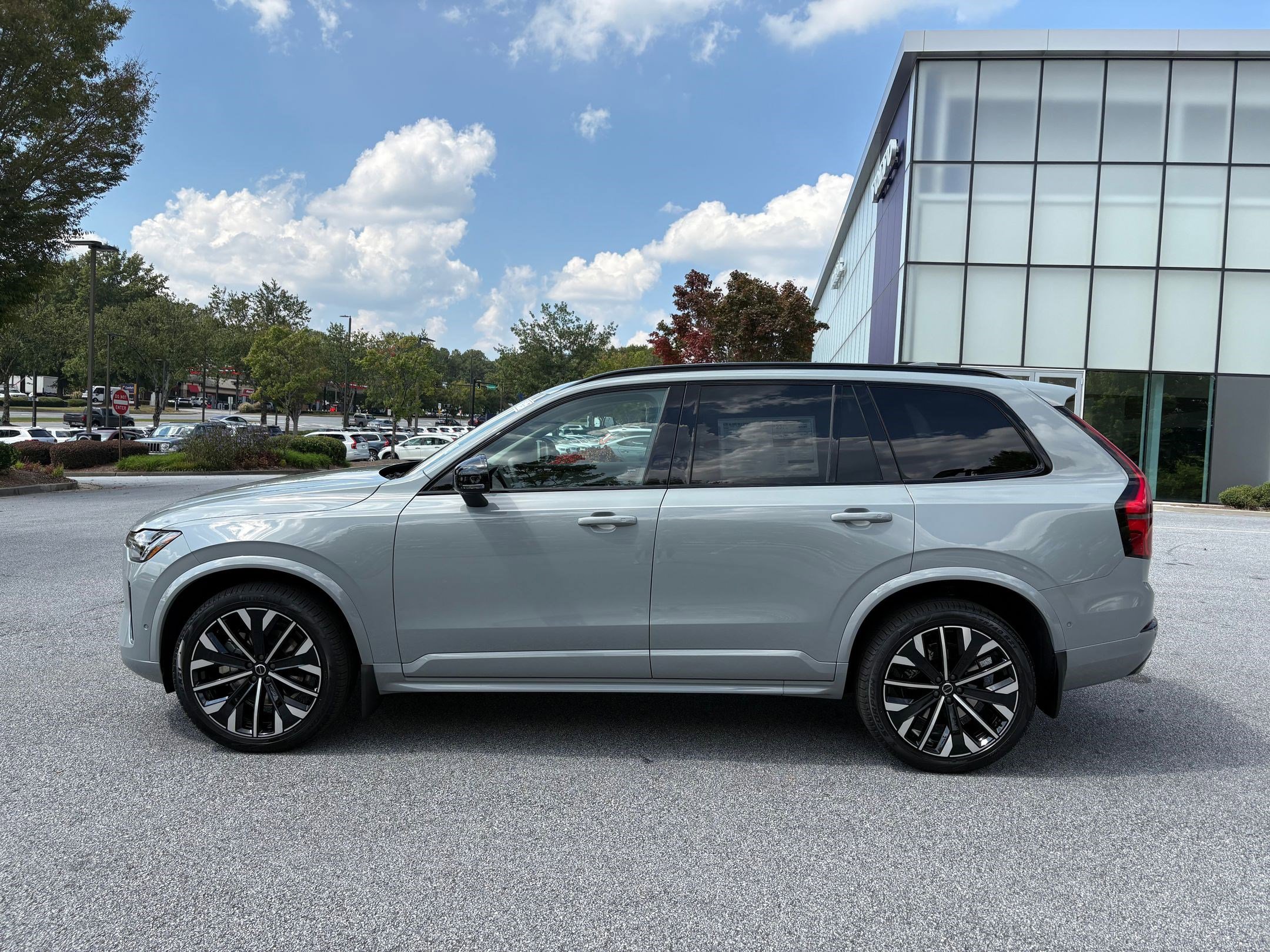 New 2026 Volvo XC90 B6 Ultra w/ Protection Package image 2