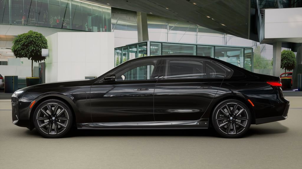 Used 2026 BMW 750e xDrive image 34