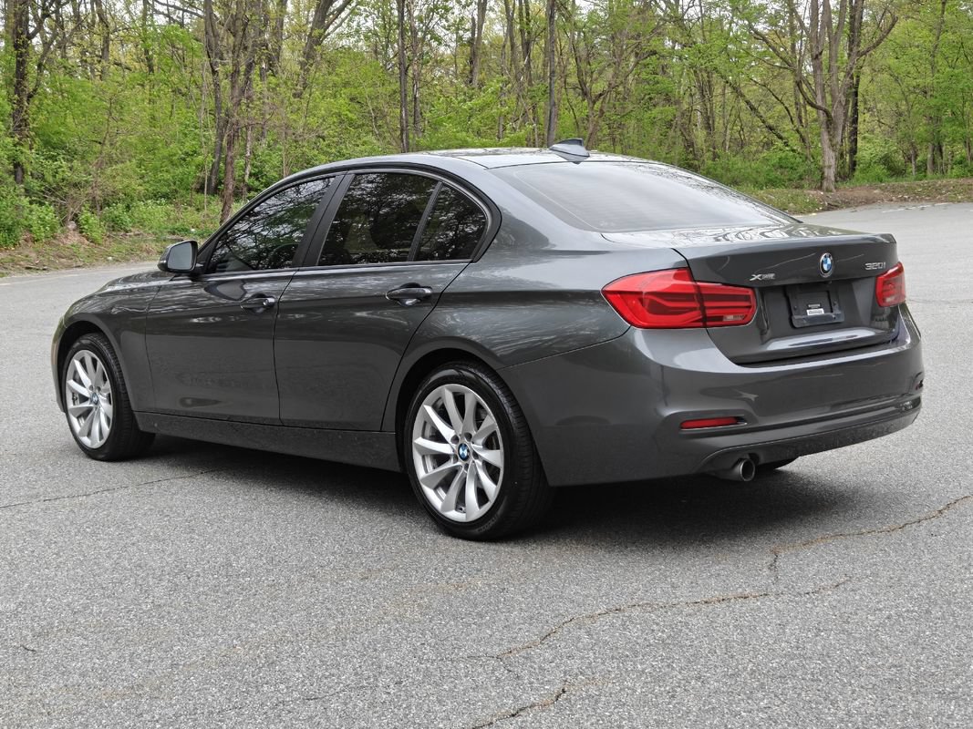 Used 2018 BMW 320i xDrive Sedan w/ Convenience Package AWD/4WD image 7
