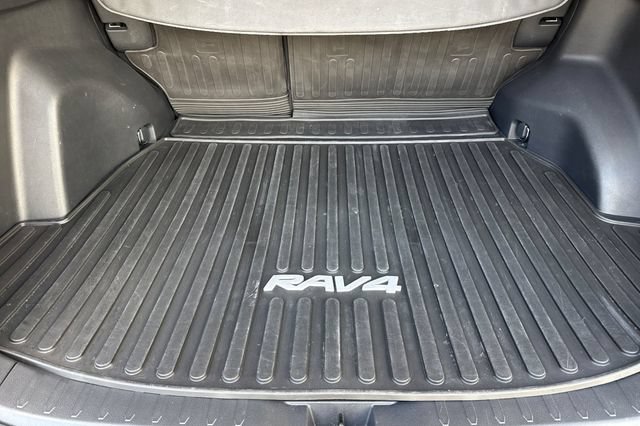 Used 2023 Toyota RAV4 LE AWD/4WD image 17