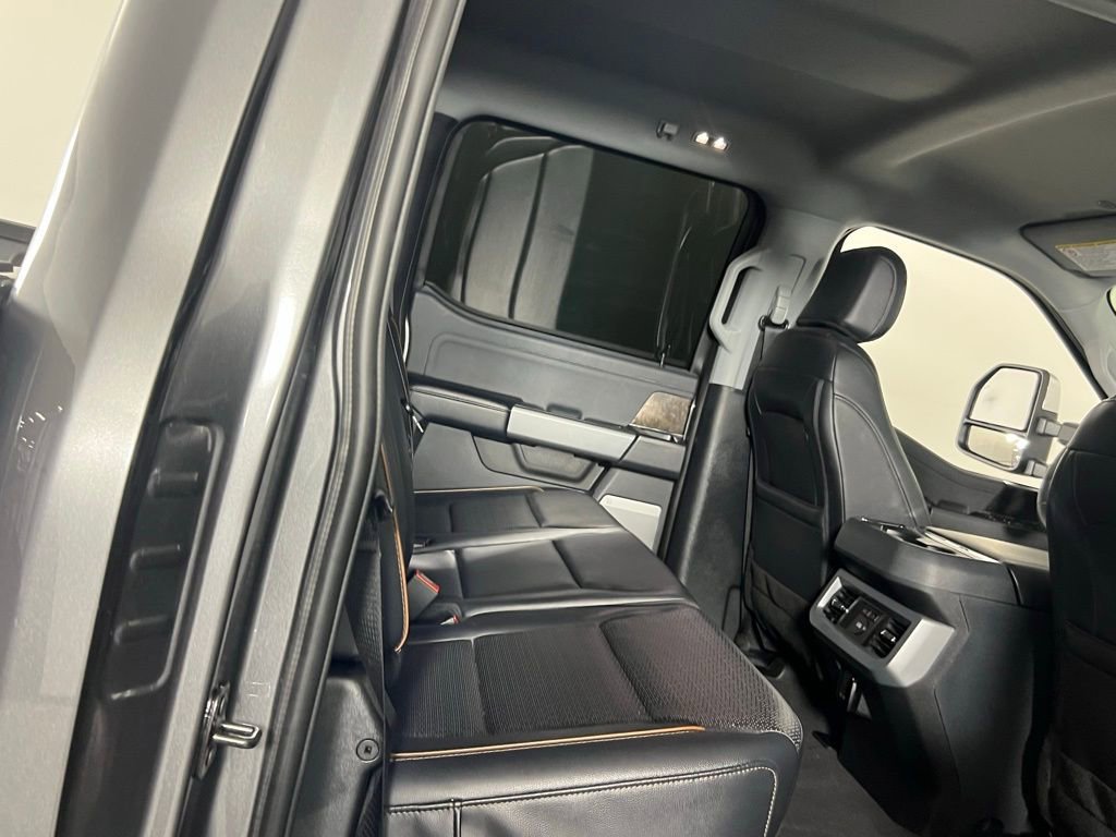 Used 2025 Ford F250 Lariat w/ Chrome Package image 29
