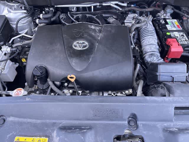 Used 2022 Toyota Highlander L FWD image 15
