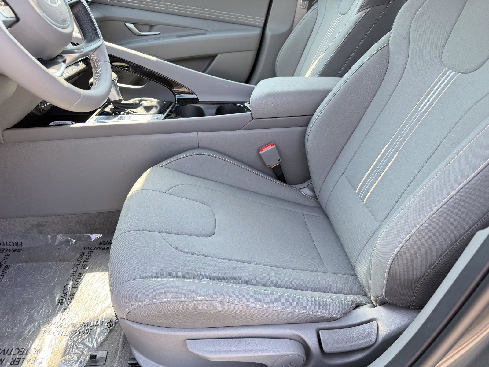 New 2026 Hyundai Elantra SEL Sport FWD image 10