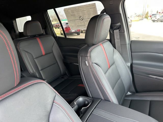 New 2026 Chevrolet Traverse RS w/ LPO, Floor Liner Package AWD/4WD image 36