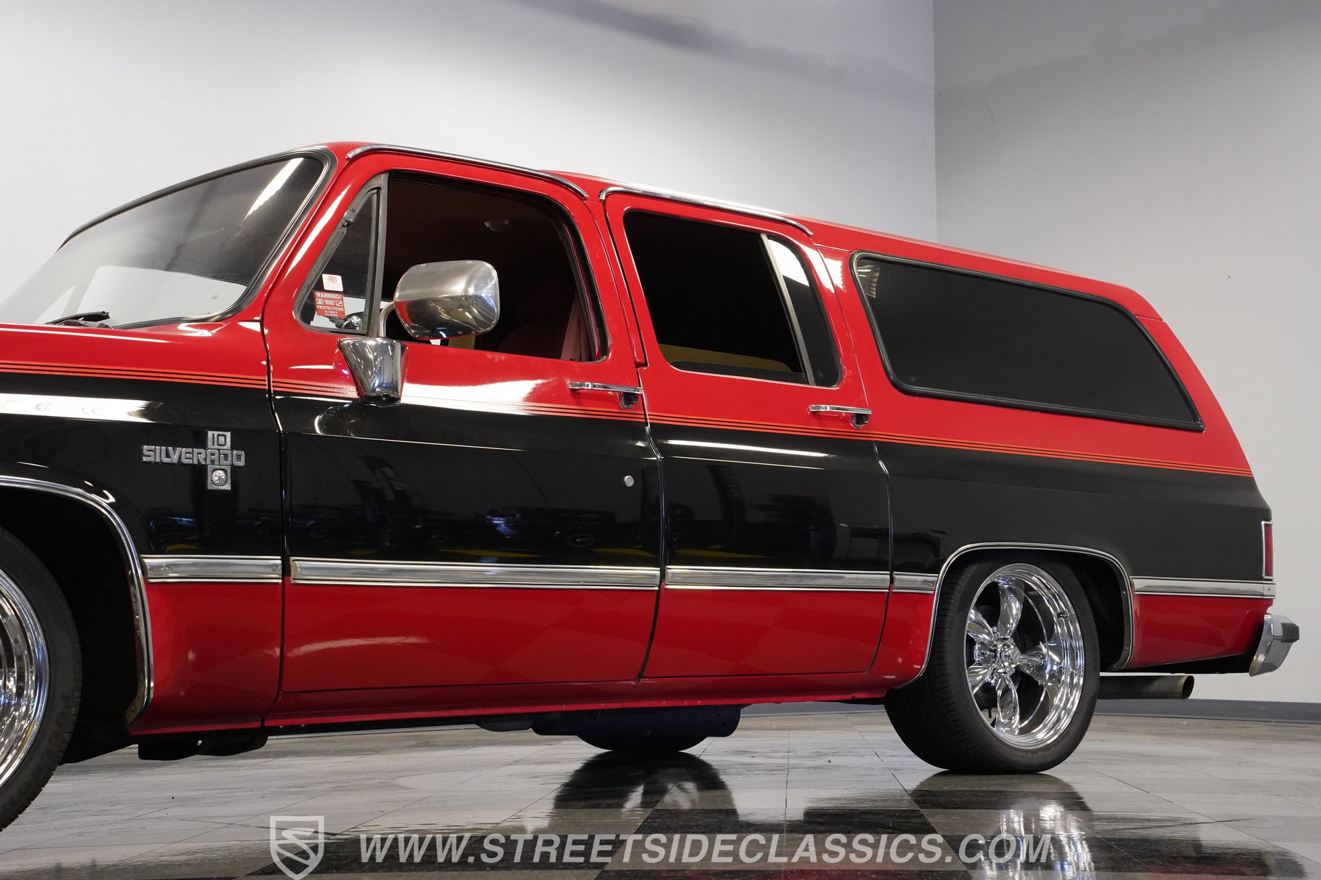Used 1987 Chevrolet Suburban 2WD image 22