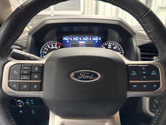 Used 2023 Ford Expedition XLT image 13