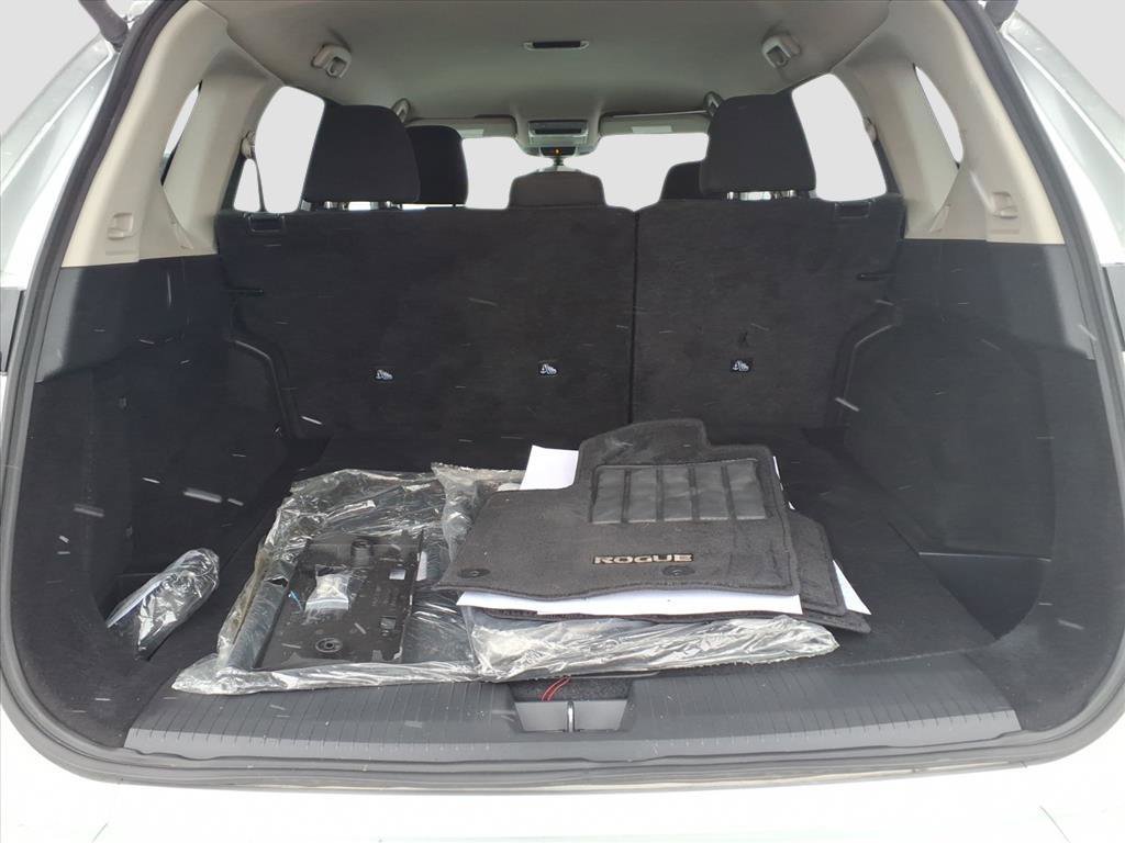 Used 2025 Nissan Rogue SV image 15