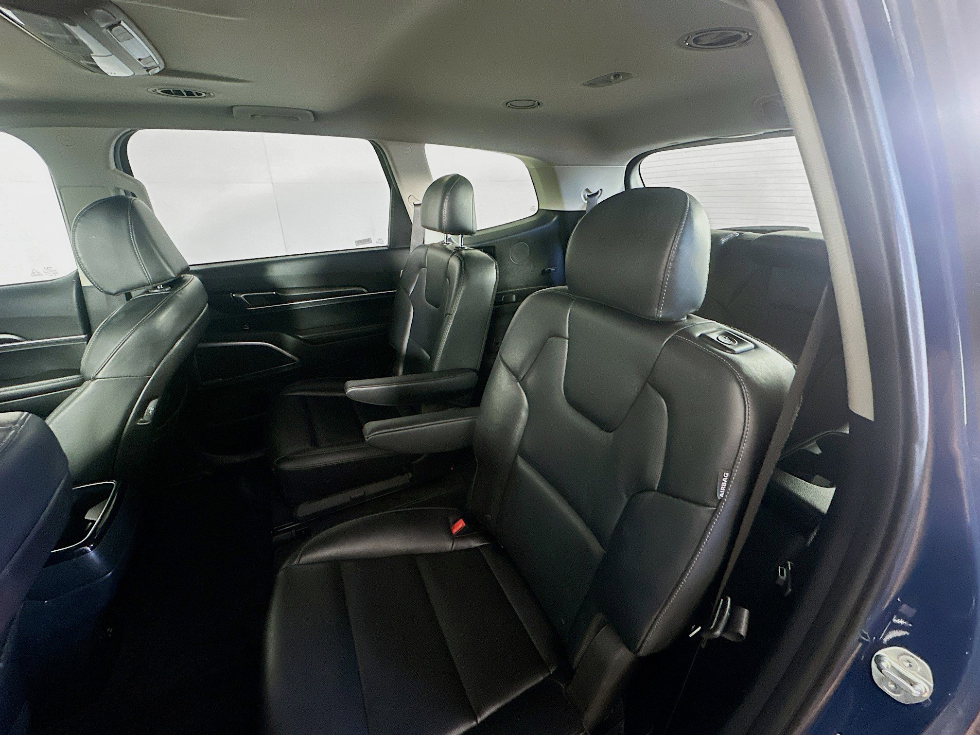 Used 2025 Kia Telluride S FWD image 28