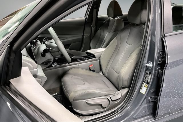 Used 2025 Hyundai Elantra SE FWD image 20