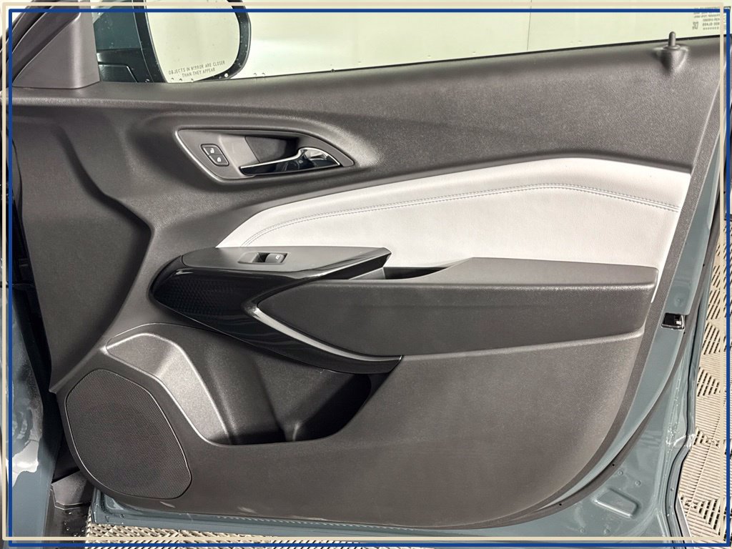New 2026 Chevrolet Trax LT w/ LT Convenience Package FWD image 33