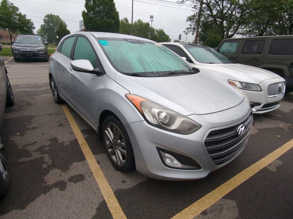 Used 2017 Hyundai Elantra GT w/ Value Edition Package 02 FWD image 3
