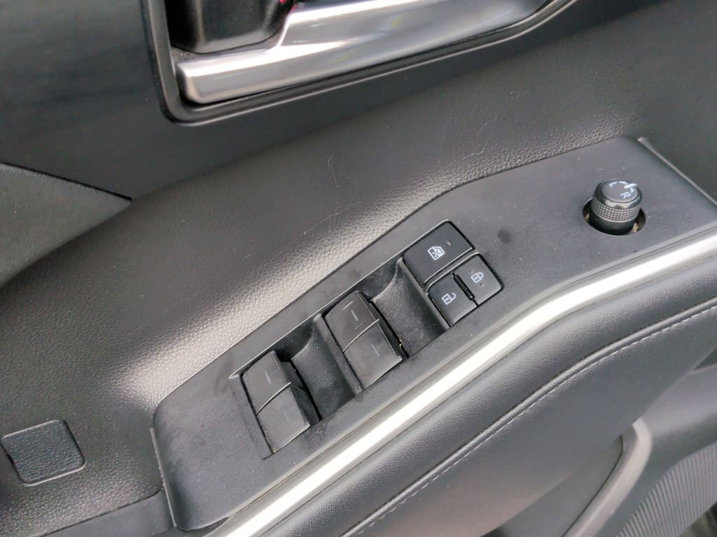 Used 2021 Toyota Highlander XLE FWD image 9
