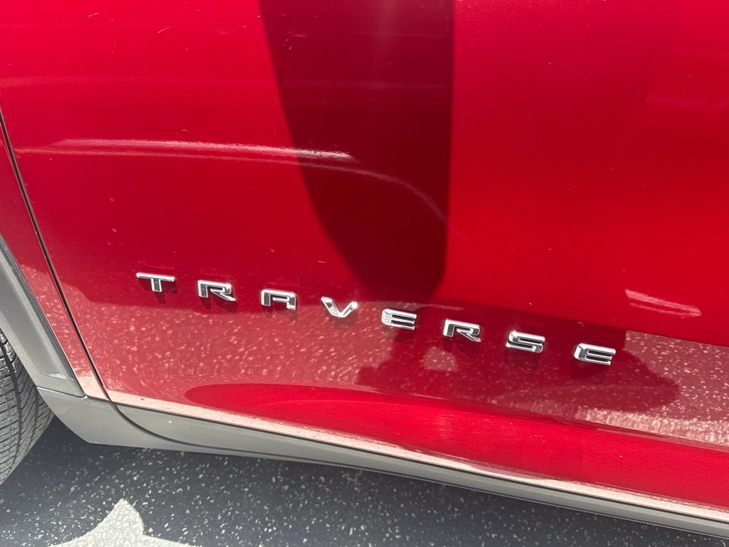 Used 2024 Chevrolet Traverse LT w/ Trailering Package AWD/4WD image 8