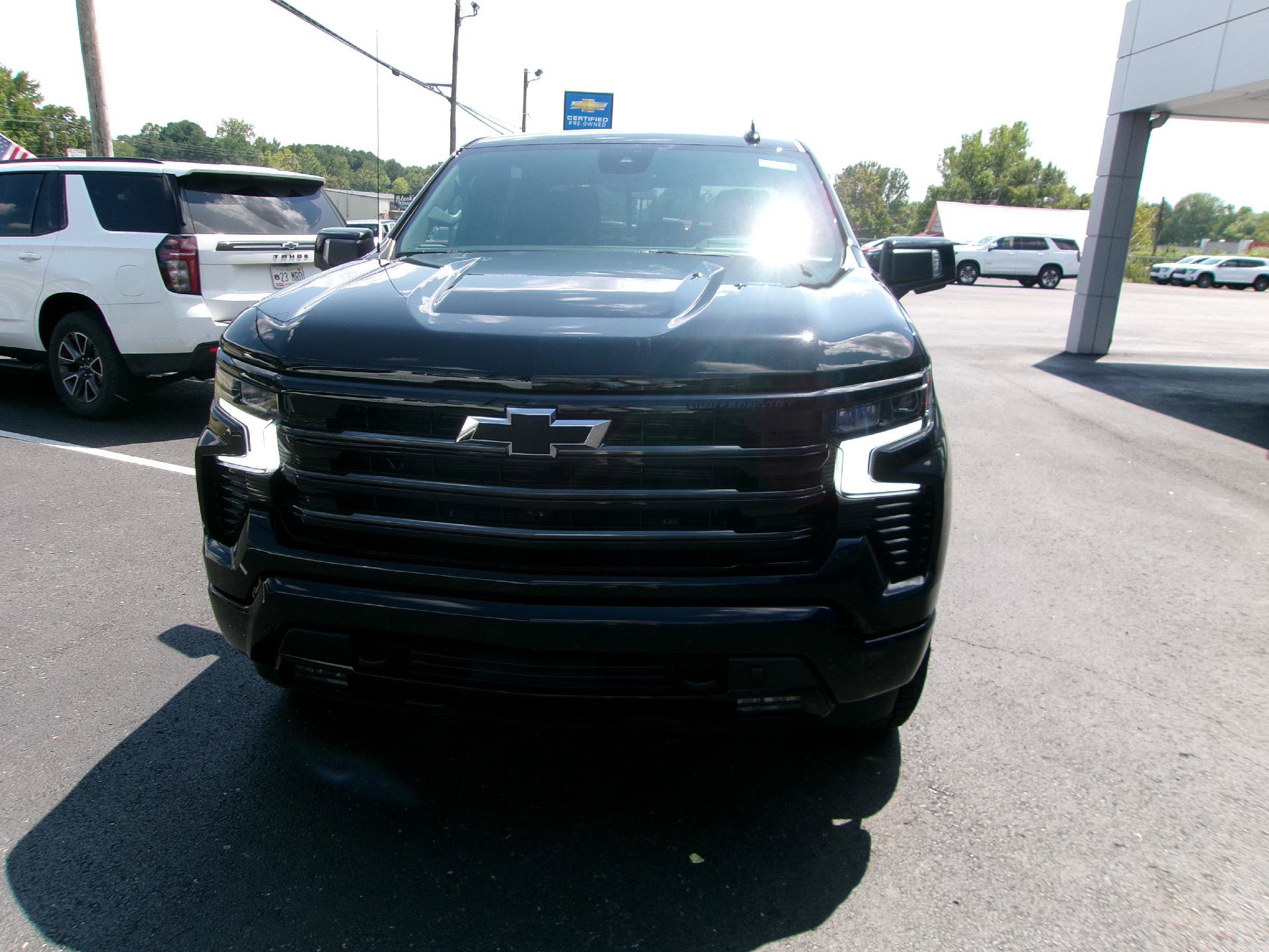 New 2026 Chevrolet Silverado 1500 High Country w/ Midnight Edition AWD/4WD image 9