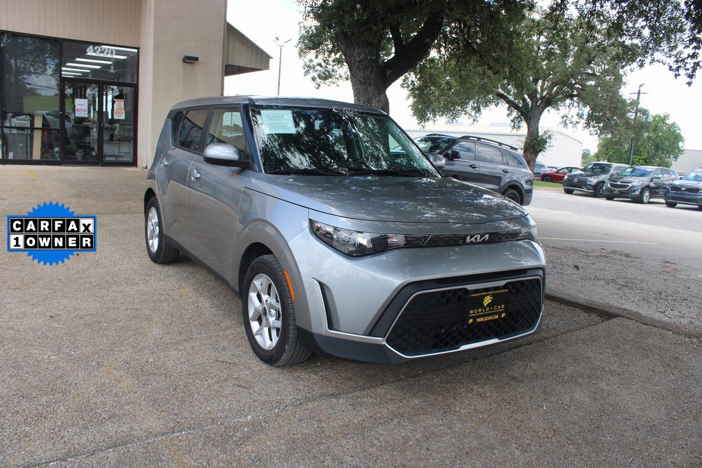 Certified 2024 Kia Soul LX w/ Option Group 015 image 1