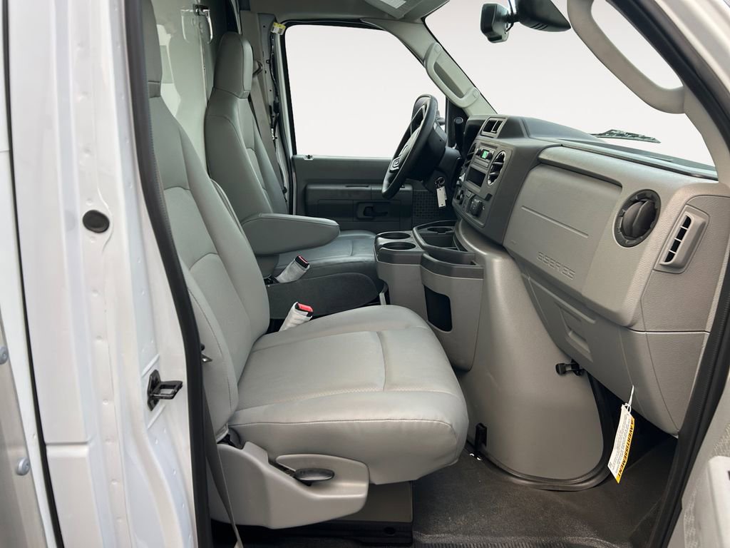 New 2026 Ford E-450 and Econoline 450 Super Duty w/ Power Equipment Group RWD image 4