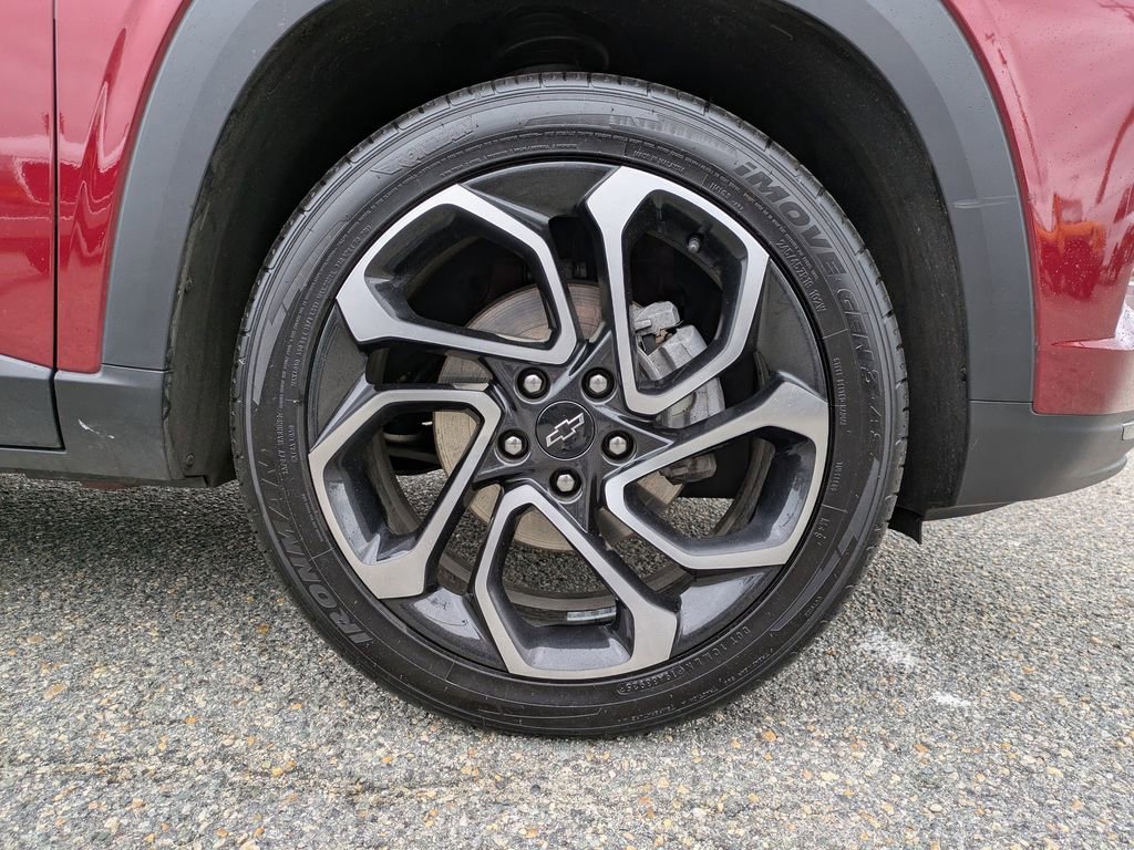 Used 2024 Chevrolet Trax RS w/ Driver Confidence Package FWD image 12
