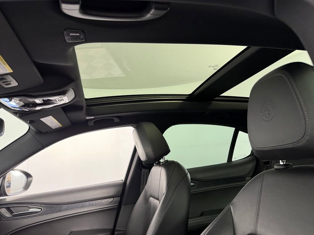 Used 2022 Alfa Romeo Stelvio Sprint image 24