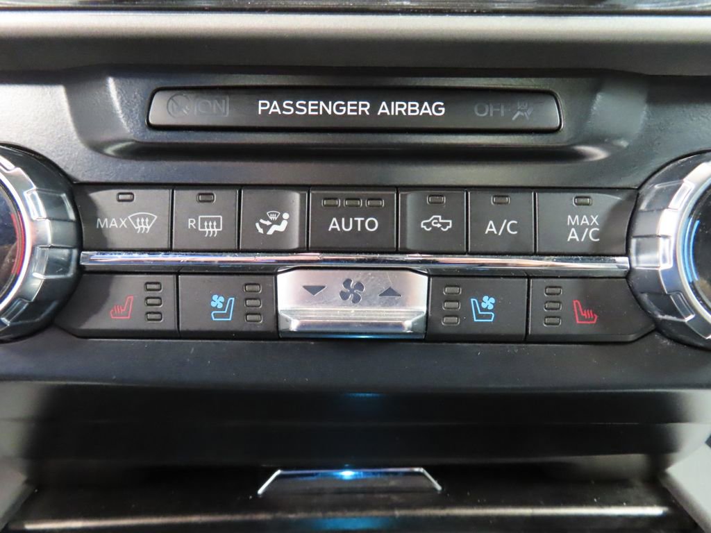 Used 2022 Ford F250 Lariat w/ Black Appearance Pkg AWD/4WD image 62