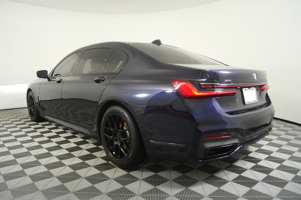 Used 2022 BMW 740i xDrive w/ M Sport Package AWD/4WD image 5