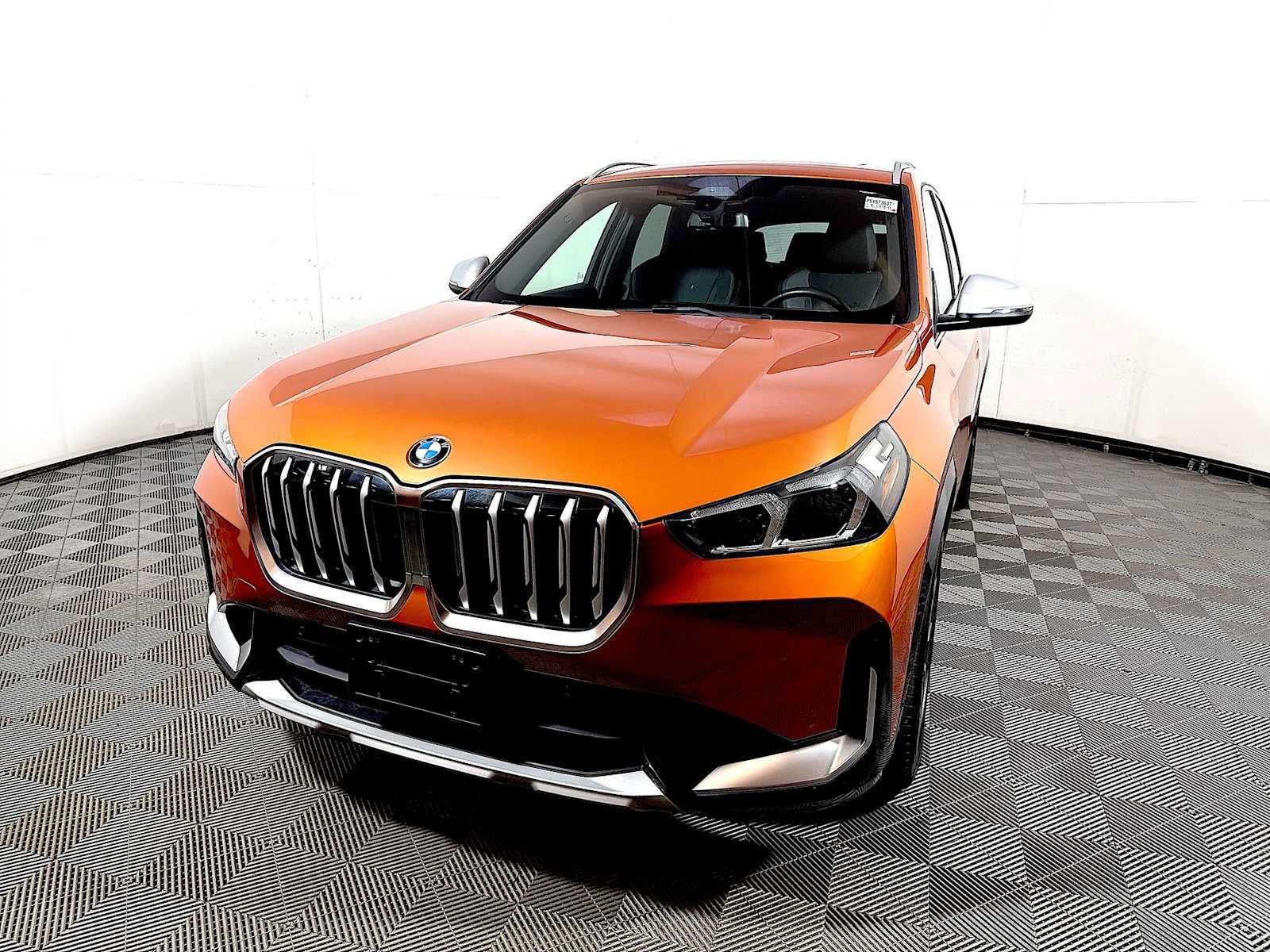 Used 2023 BMW X1 xDrive28i w/ Convenience Package AWD/4WD image 3