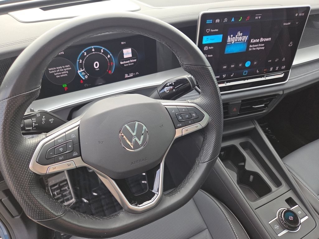 Used 2025 Volkswagen Tiguan SE R-Line AWD/4WD image 33