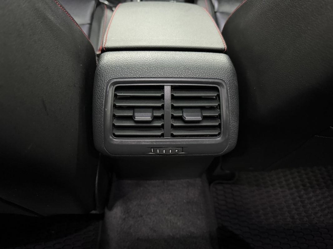 Used 2019 Volkswagen GTI SE FWD image 31