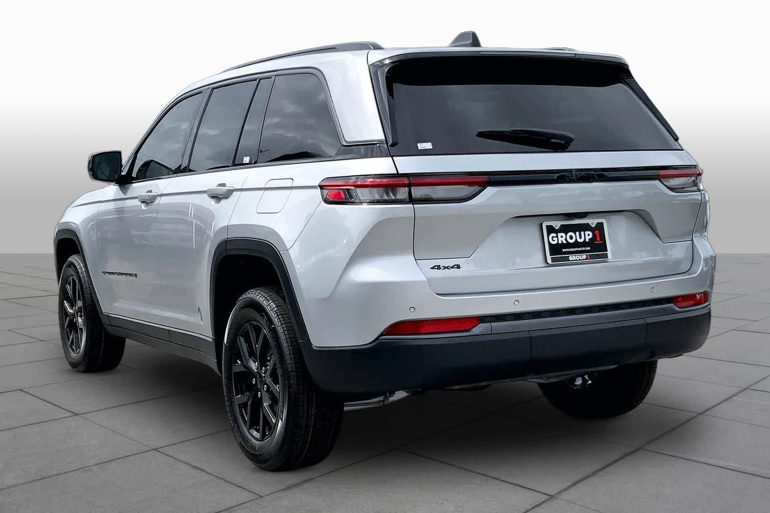 New 2026 Jeep Grand Cherokee Altitude AWD/4WD image 9