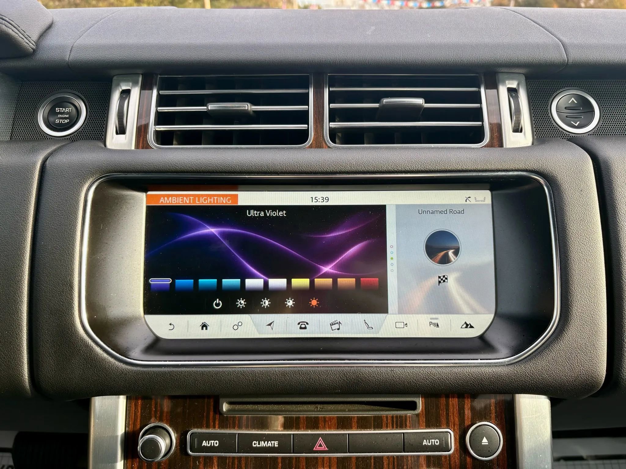 Used 2017 Land Rover Range Rover image 49