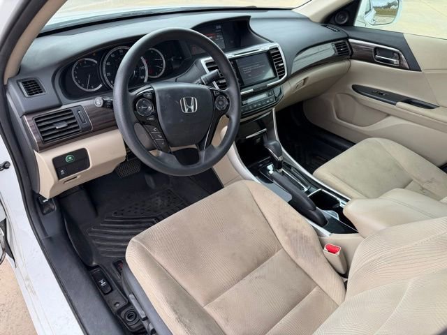 Used 2017 Honda Accord EX image 11