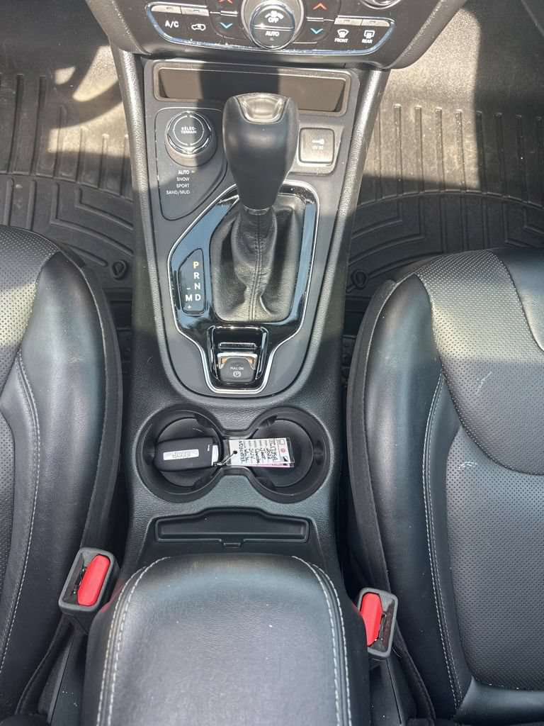 Used 2022 Jeep Cherokee Limited AWD/4WD image 33