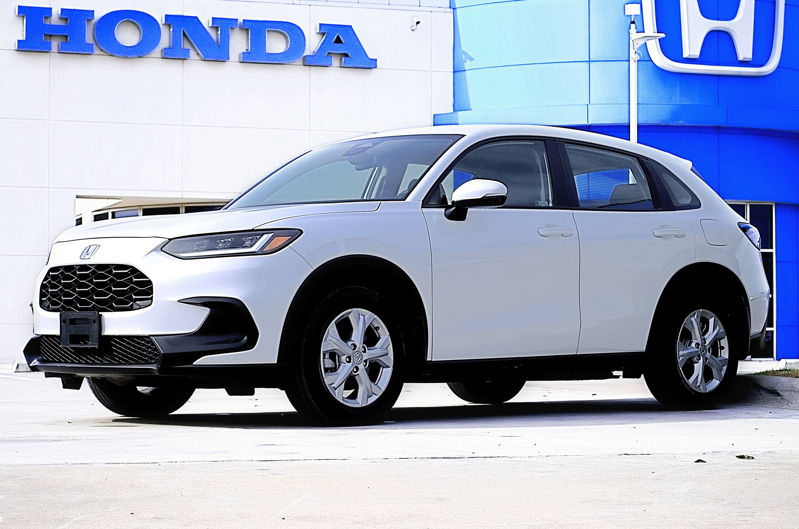 Used 2025 Honda HR-V LX image 1