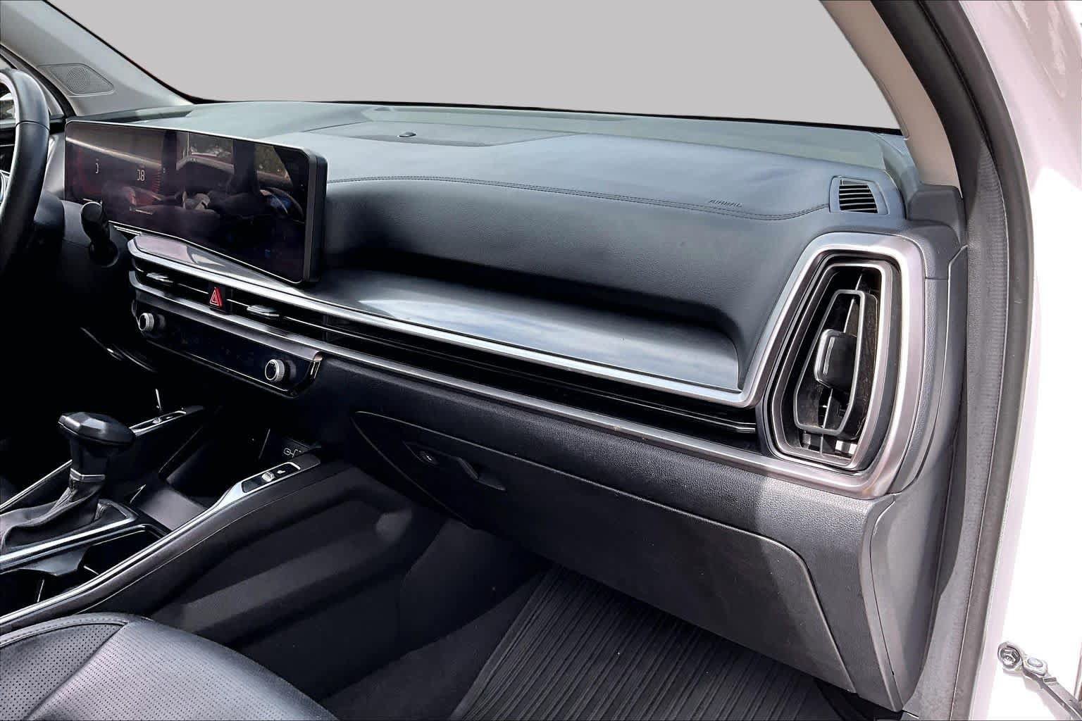 Certified 2025 Kia Sorento EX w/ Panoramic Sunroof Package FWD image 19