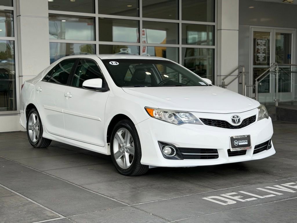 Used 2014 Toyota Camry SE FWD image 6