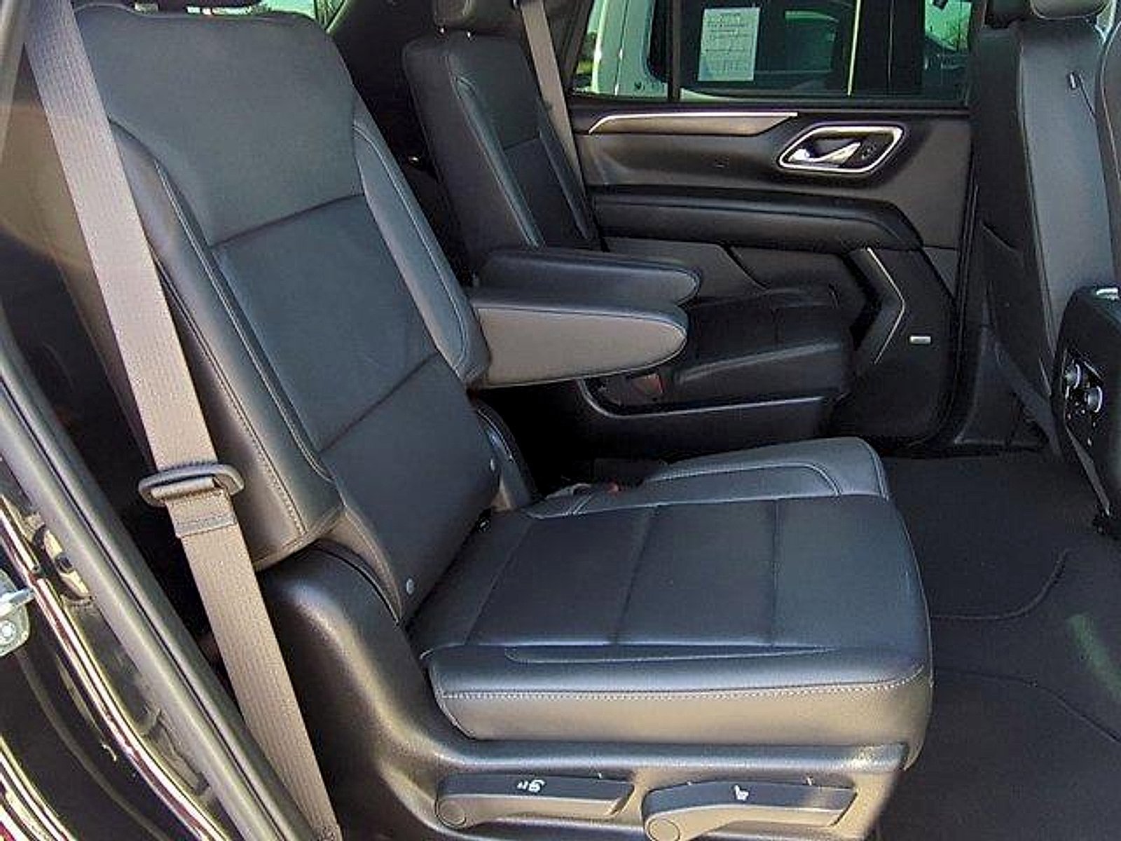 Certified 2024 Chevrolet Tahoe LT w/ Luxury Package AWD/4WD image 25