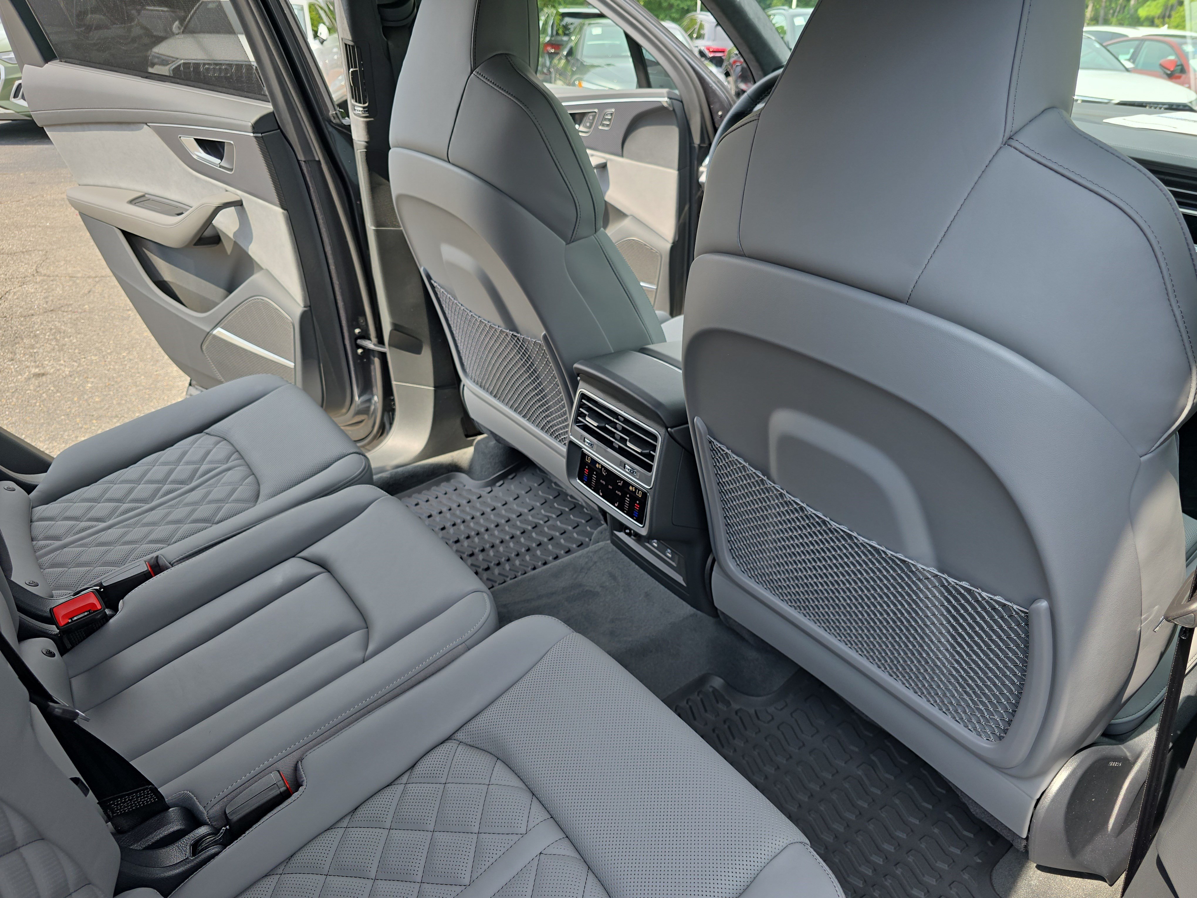 New 2026 Audi SQ7 Prestige AWD/4WD image 11