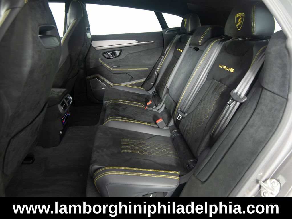 Used 2024 Lamborghini Urus Performante AWD/4WD image 38