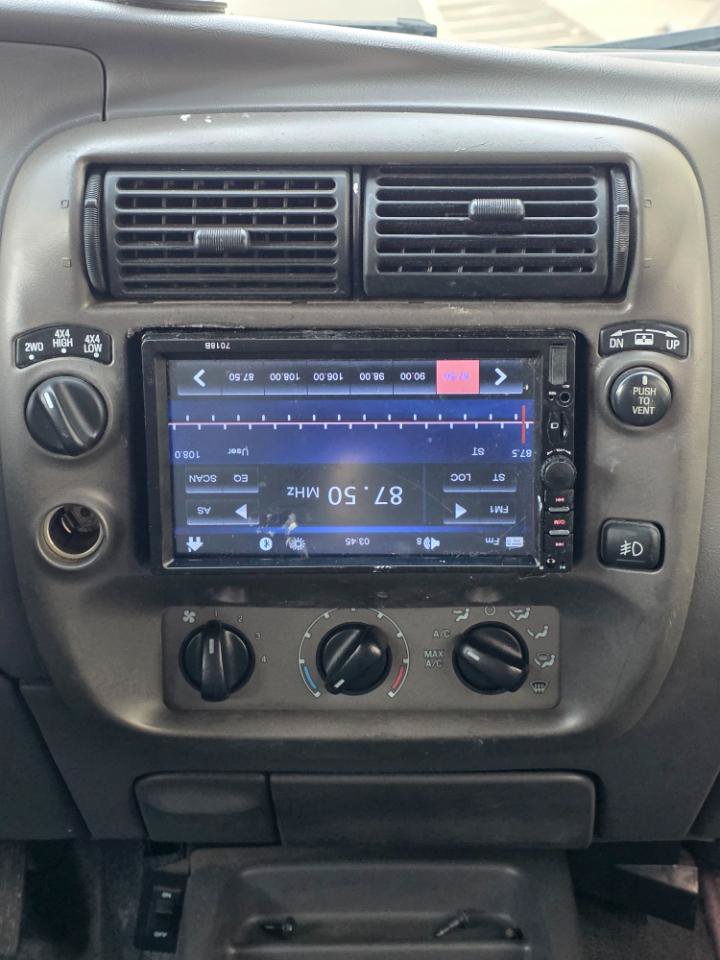 Used 2001 Ford Explorer Sport Trac 4x4 image 15