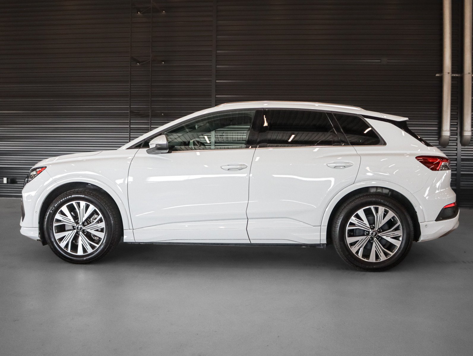 Used 2023 Audi Q4 e-tron Premium Plus w/ Premium Plus RWD image 13