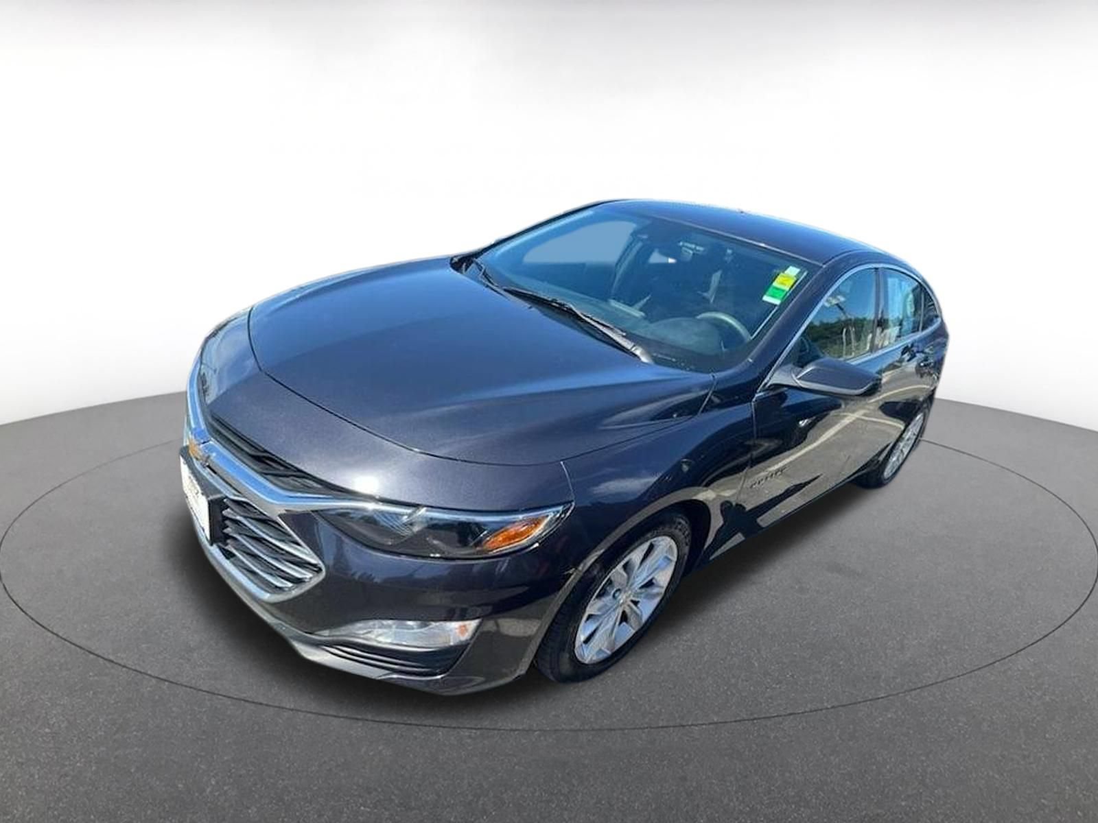 Used 2023 Chevrolet Malibu LT FWD image 2