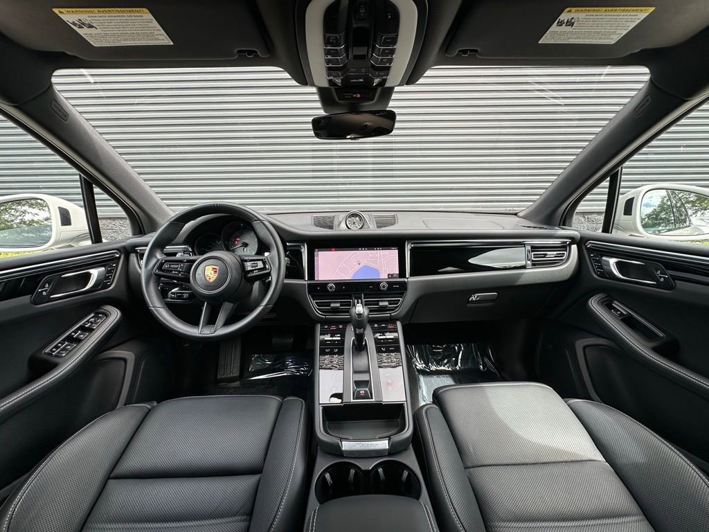 Certified 2023 Porsche Macan S image 6