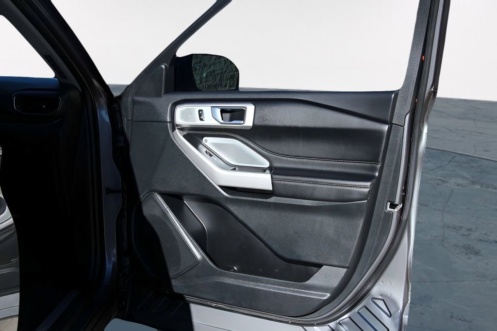 Used 2024 Ford Explorer Limited w/ Limited Technology Package image 30
