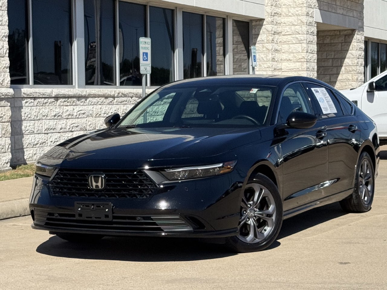 Used 2025 Honda Accord EX-L image 2