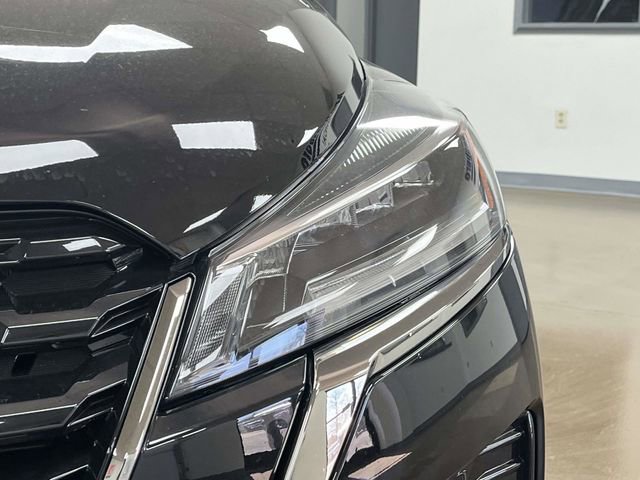 Used 2024 Nissan Kicks SR image 11