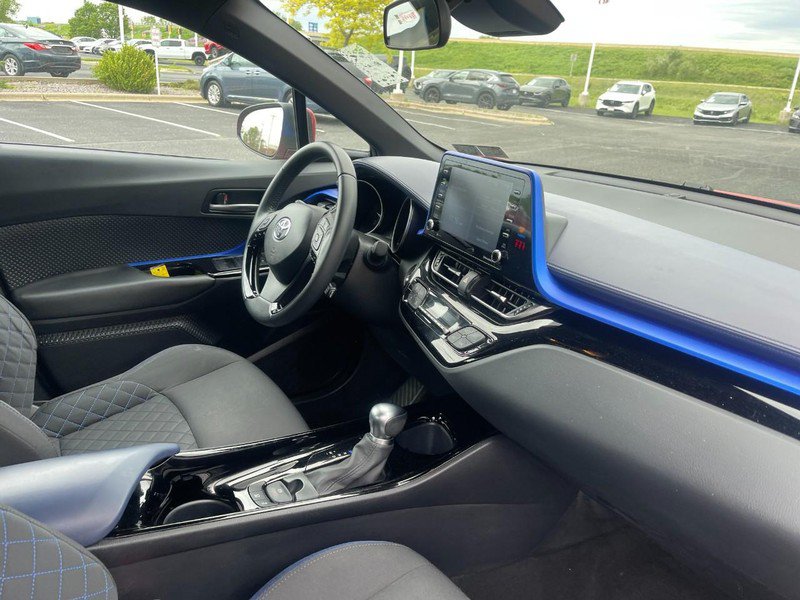 Used 2021 Toyota C-HR XLE FWD image 6