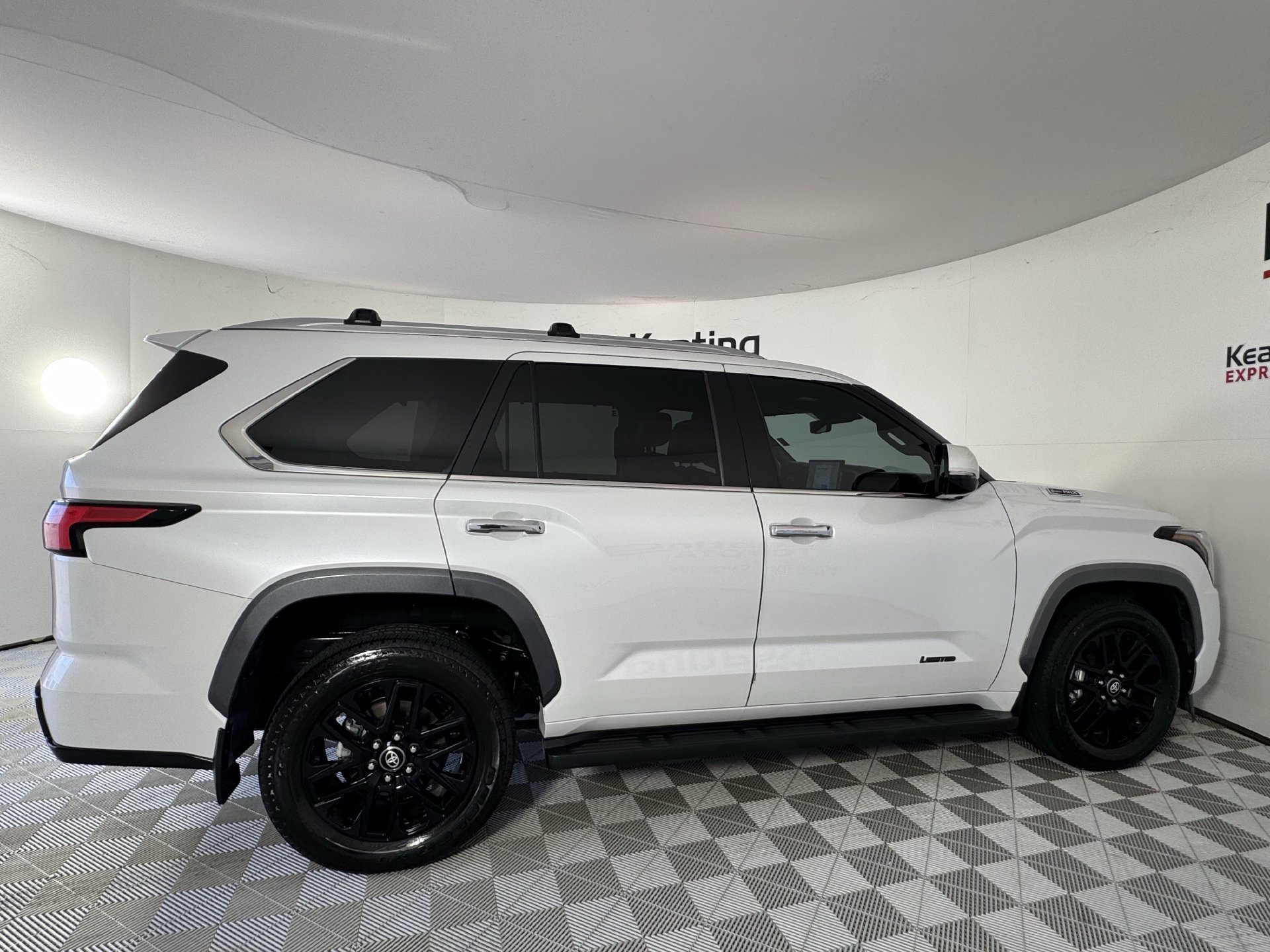 Certified 2025 Toyota Sequoia Limited AWD/4WD image 5