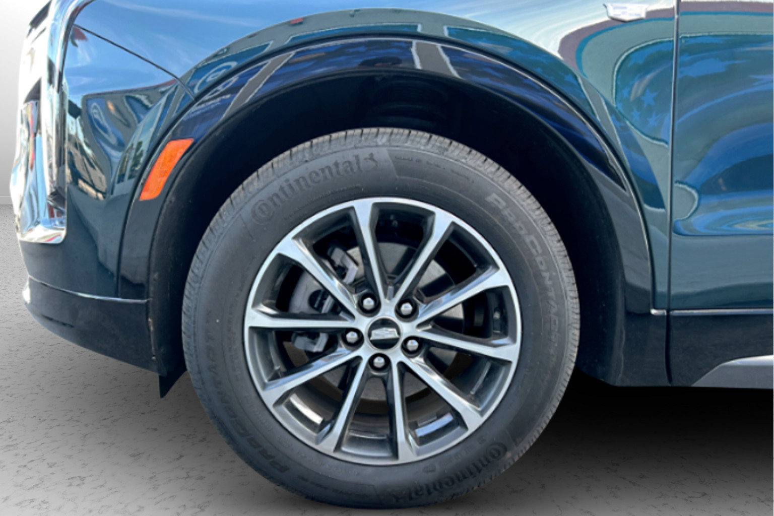 Used 2024 Cadillac XT4 Sport image 10